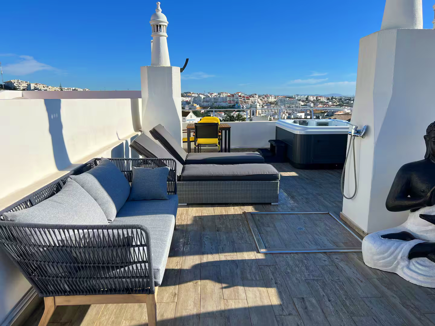 Rooftop Sunbeds
